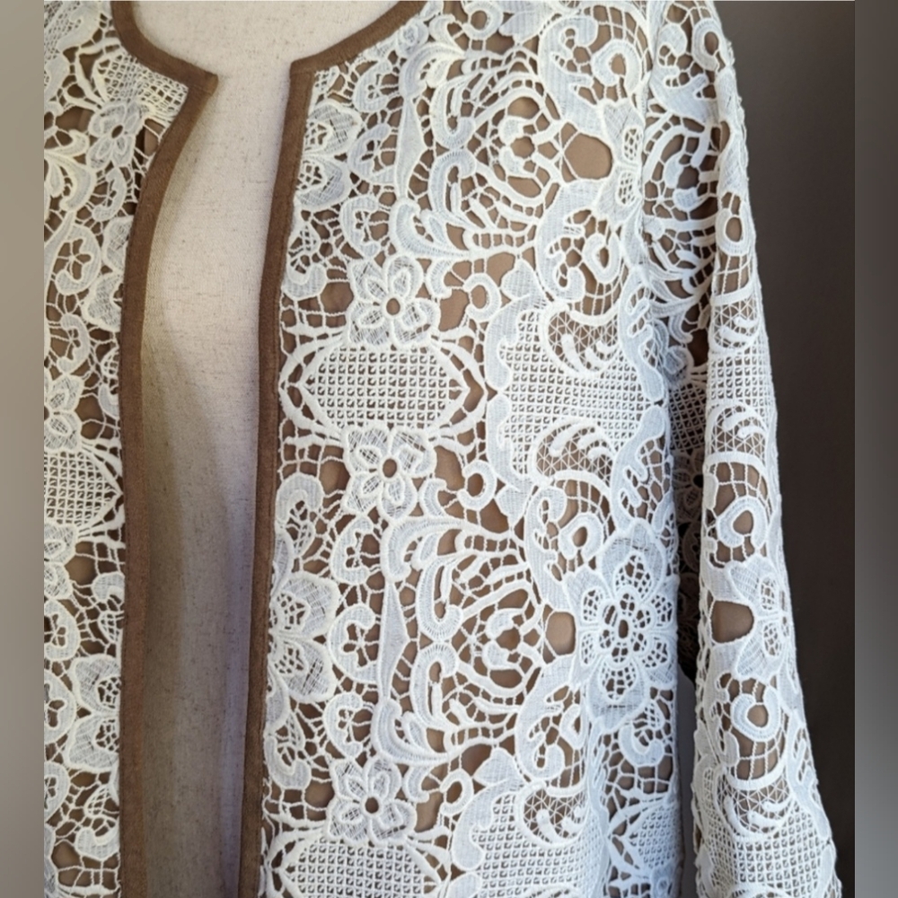 Chicos Womens Open Front Jacket Beige Floral lace with Pockets size 4 XL - Picture 4 of 5